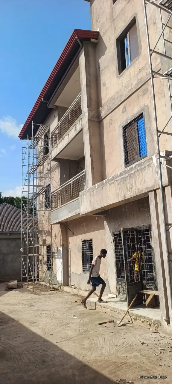 Équipe Bilady Group sur un chantier de structure en Guinée